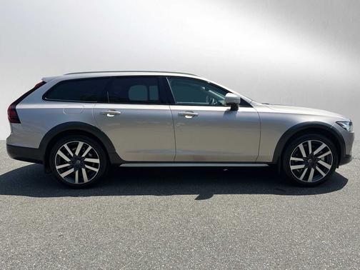 2023 Volvo V90 Cross Country B6 AWD Ultimate