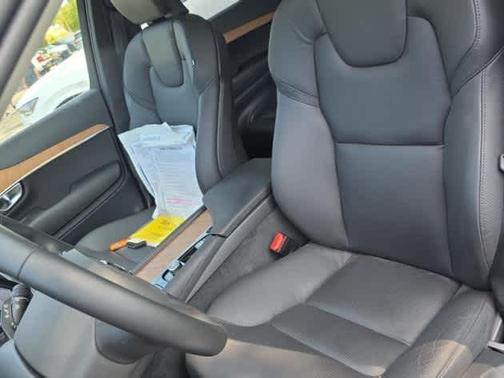 2024 Volvo XC90 Recharge Plug-In Hybrid T8 Plus Bright 7-Seater