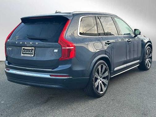 2024 Volvo XC90 T8 Ultimate Bright 7-Seater