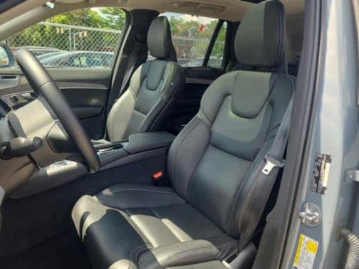 2023 Volvo XC90 Recharge Plug-In Hybrid Ultimate 6-Seater