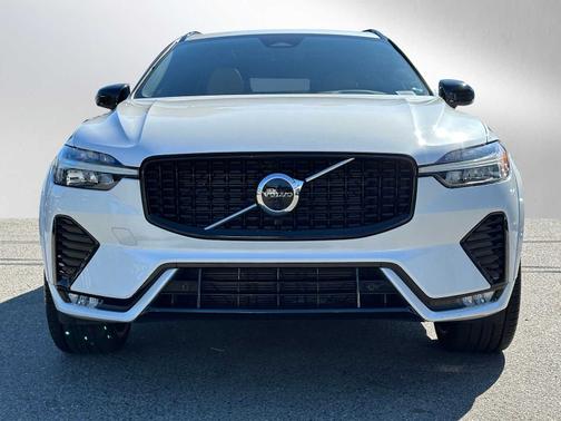 2023 Volvo XC60 B5 AWD Ultimate Dark