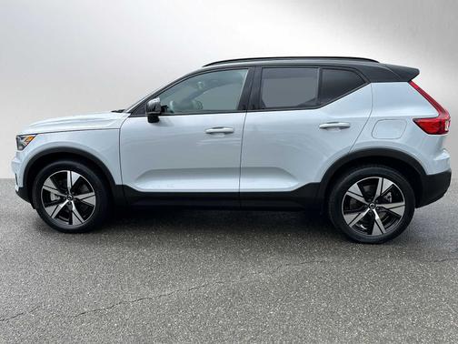 2022 Volvo XC40 Recharge Pure Electric Plus