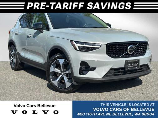 2025 Volvo XC40 B5 Plus Dark Theme