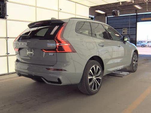 2025 Volvo XC60 Plus