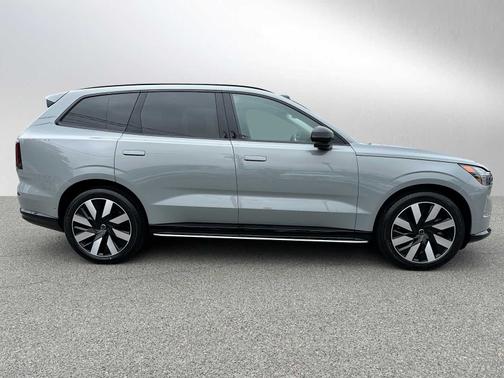 2025 Volvo EX90 Twin Motor Ultra 7-Seater