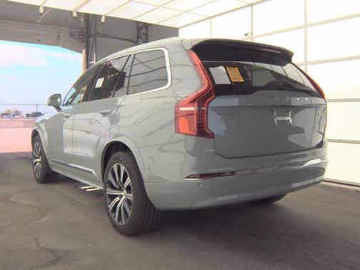 2025 Volvo XC90 B6 Plus 7-Seater