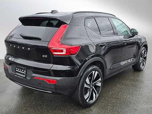 2024 Volvo XC40 Plus