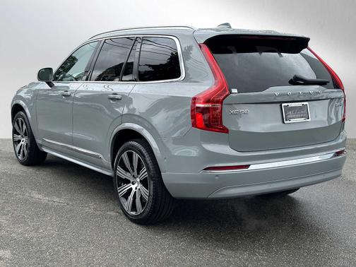 2024 Volvo XC90 B5 Plus Bright