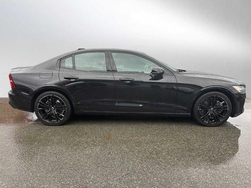 2023 Volvo S60 Recharge Plug-In Hybrid Plus Black