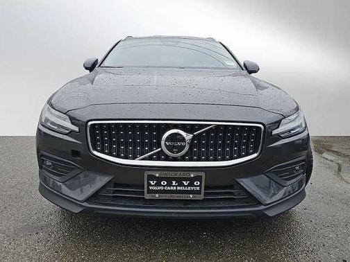 2025 Volvo V60 Cross Country Plus