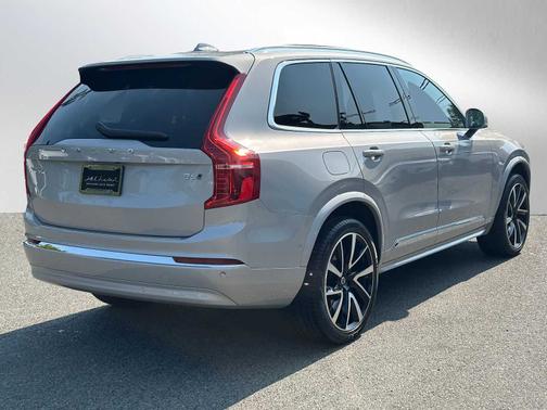 2025 Volvo XC90 B6 Plus 7-Seater