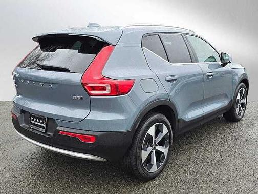 2023 Volvo XC40 Plus