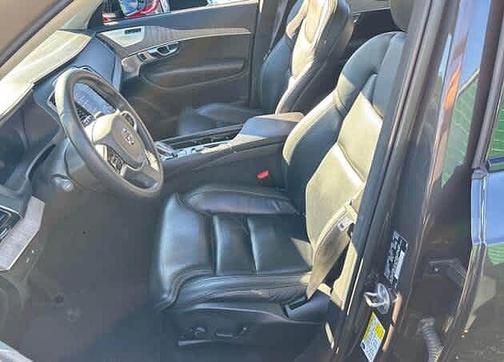 2023 Volvo XC90 Ultimate Dark 7-Seater