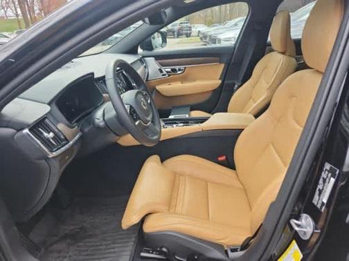 2024 Volvo V90 Cross Country B6 Ultimate