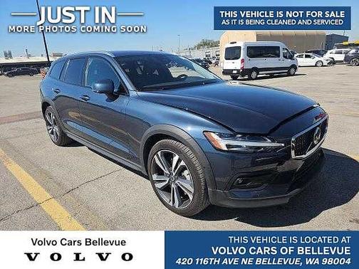 2025 Volvo V60 Cross Country Plus