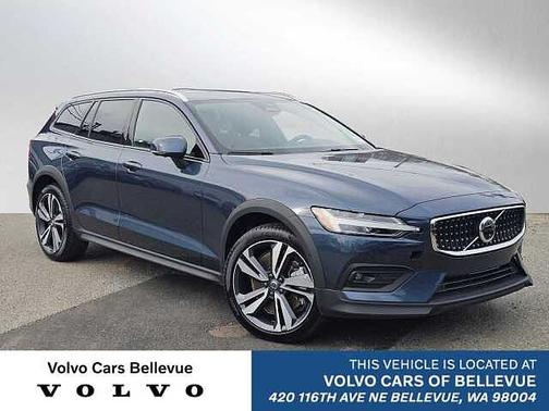 2025 Volvo V60 Cross Country Plus