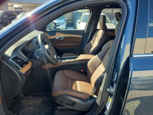 2024 Volvo XC90 Recharge Plug-In Hybrid T8 Plus Bright 7-Seater