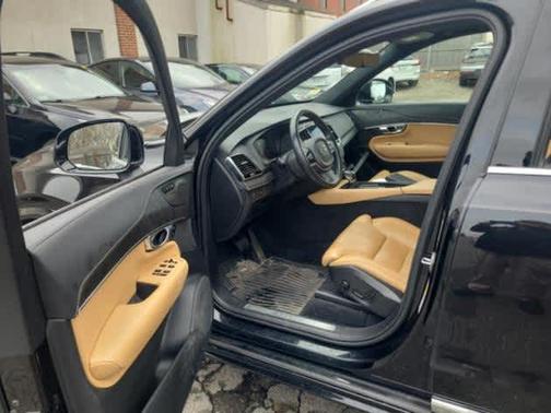 2022 Volvo XC90 T6 AWD Inscription 7 Seater