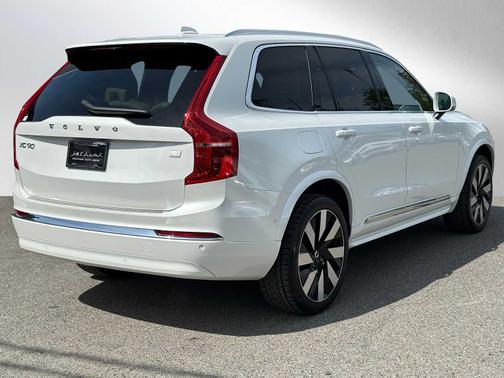 2024 Volvo XC90 Recharge Plug-In Hybrid T8 Plus Bright 7-Seater