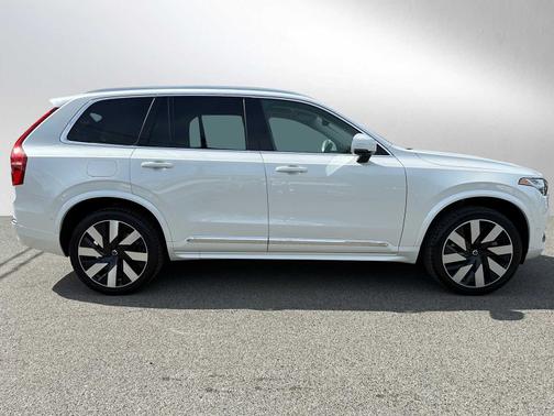 2024 Volvo XC90 Recharge Plug-In Hybrid T8 Plus Bright 7-Seater