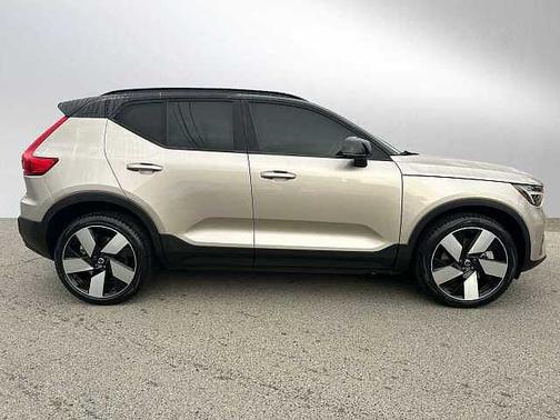 2023 Volvo XC40 Ultimate