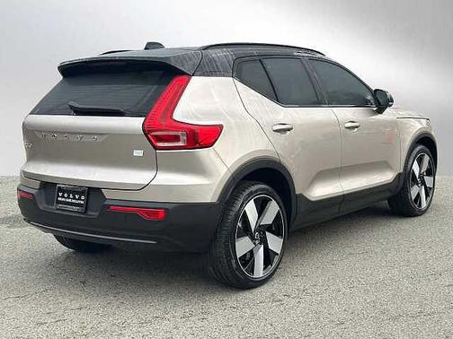 2023 Volvo XC40 Ultimate