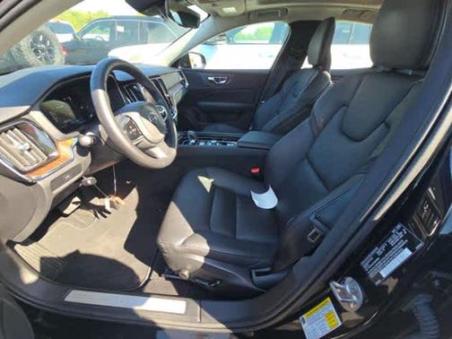 2025 Volvo S60 B5 Plus