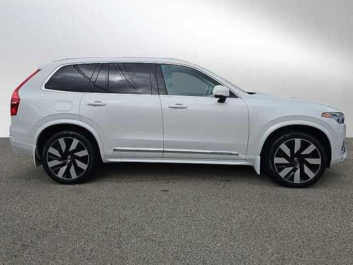 2023 Volvo XC90 Ultimate Bright 7-Seater