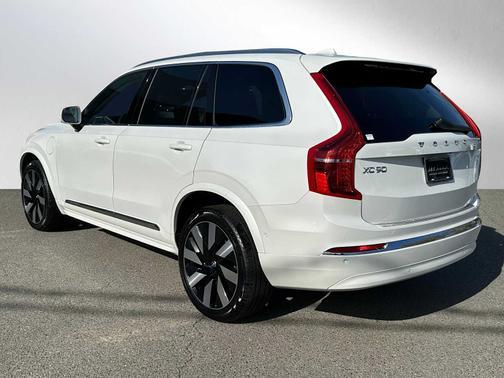 2023 Volvo XC90 Recharge Plug-In Hybrid Ultimate Bright 7-Seater