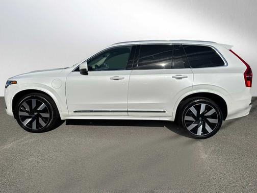 2023 Volvo XC90 Recharge Plug-In Hybrid Ultimate Bright 7-Seater