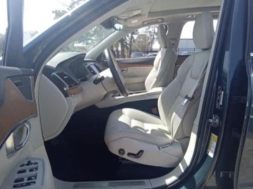 2022 Volvo XC90 Recharge Plug-In Hybrid T8 Inscription Expression Extended Range 7P