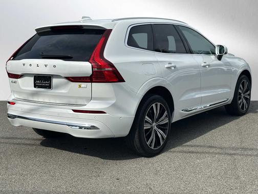 2023 Volvo XC60 Recharge Plug-In Hybrid Ultimate Bright