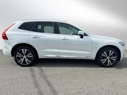 2023 Volvo XC60 Recharge Plug-In Hybrid Ultimate Bright