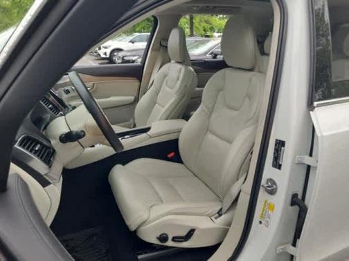 2023 Volvo XC90 Recharge Plug-In Hybrid Ultimate 6-Seater