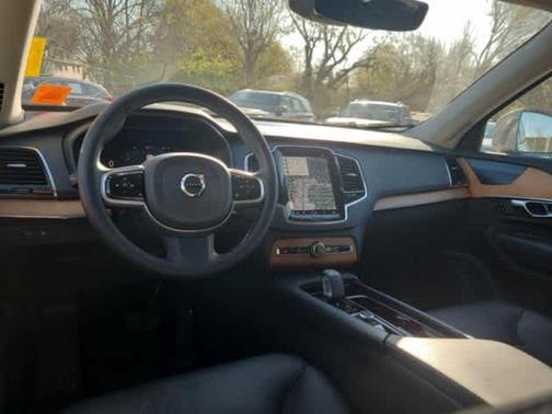 2023 Volvo XC90 Recharge Plug-In Hybrid Plus Bright 7-Seater