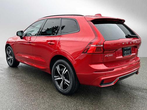 2022 Volvo XC60 B5 FWD R-Design