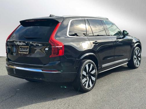2023 Volvo XC90 Recharge Plug-In Hybrid Ultimate Bright 7-Seater