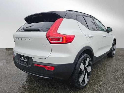 2023 Volvo XC40 Plus