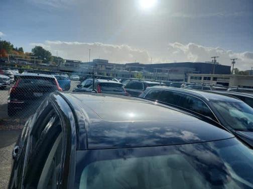 2023 Volvo XC60 B5 AWD Plus Dark