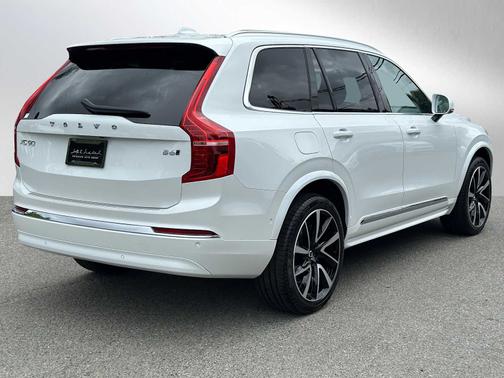 2024 Volvo XC90 B6 Ultimate Bright 7-Seater