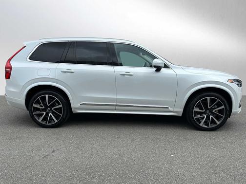 2024 Volvo XC90 B6 Ultimate Bright 7-Seater