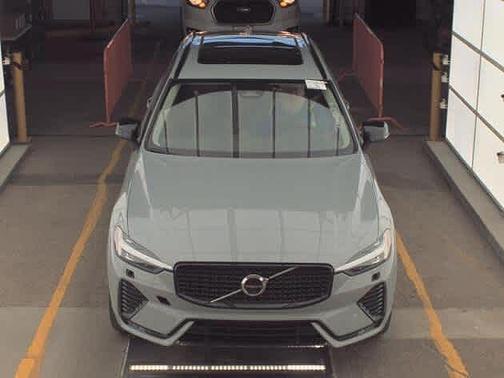 2025 Volvo XC60 Plus