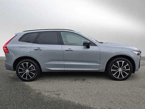 2025 Volvo XC60 Plus