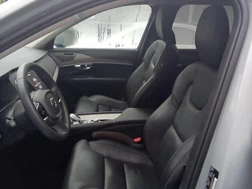 2024 Volvo XC90 T8 Ultimate Bright 7-Seater