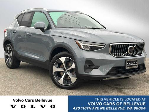 2023 Volvo XC40 B5 AWD Plus Bright