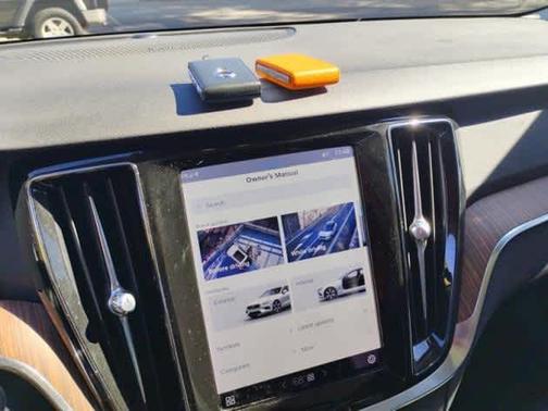 2023 Volvo S60 Recharge Plug-In Hybrid Plus Dark