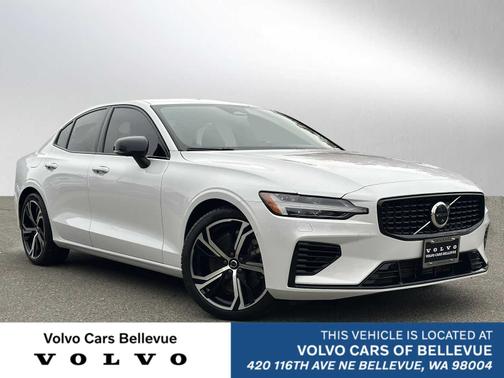2023 Volvo S60 Recharge Plug-In Hybrid Plus Dark
