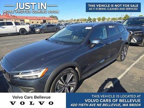 2025 Volvo V60 Cross Country Plus
