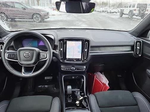 2023 Volvo XC40 Plus