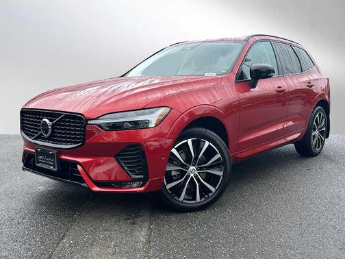 2023 Volvo XC60 B5 AWD Plus Dark
